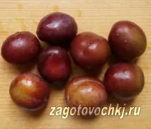 Просте сливове варення часточками на зиму. сливове