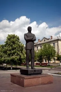 Фокін, Подорож по Брянську ятник