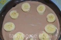 Шоколадний торт-суфле з бананами. шоколадний