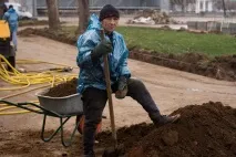 Слизька тема у парку імені Горького відкривають ковзанку - Royal Сheese парку