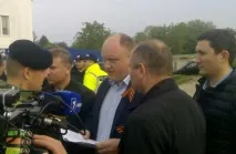 Соціалісти блокували митницю Скулень та перевіряли документи у солдатів НАТО - Молдовські Відомості скулень