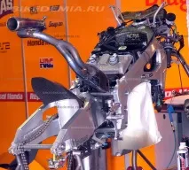 Технології двигунів MotoGP Великий вибух, Байкадемія великий