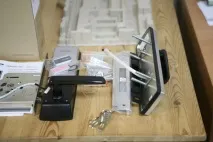 Розумні електронні замки Samsung відчиняємо двері пальцем замки