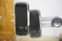 Розумні електронні замки Samsung відчиняємо двері пальцем замки