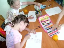 англійською