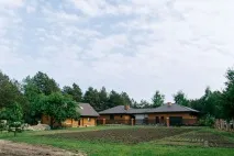 Жителі села Замовка шукають управу на сусіда, який здає будинок під весілля та корпоративи замовка