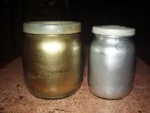 Золота та срібна фарба срібна