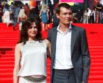 Актор Філіп Янковський переміг третю стадію раку, Журнал Cosmopolitan переміг