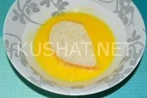 Грінки з яйцем та сиром сиром