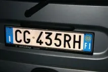 Чим відрізняються автомобільні номери в різних країнах. номери