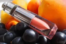 Дівчина з персиками або мій огляд на гібридну помаду Dior Addict Fluid Stick 338 Mirage гібридну