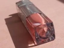 Дівчина з персиками або мій огляд на гібридну помаду Dior Addict Fluid Stick 338 Mirage персиками