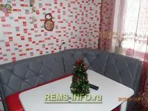 Дизайн кухні в червоно сірому кольорі 9 метрів, панельний будинок, фото кольорі