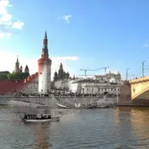 Дві Москви в одному кадрі москви