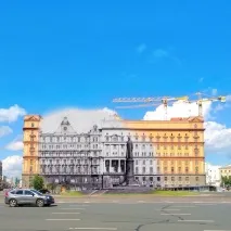 Дві Москви в одному кадрі одному