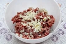 Фарширований перець у духовці половинками перець