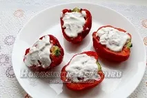 Фарширований перець у духовці половинками половинками
