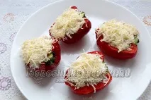 Фарширований перець у духовці половинками фарширований