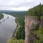 Камінь Ветлан, Головна, Місця, Біля багаття місця