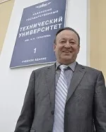 Казань, Президенту КНІТУ-КАІ Юрію Федоровичу Гортишову 70 років - БезФормату президенту