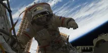 Космонавти та астронавти Космонавти астронавти