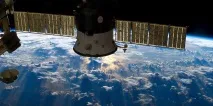 Космонавти та астронавти астронавти