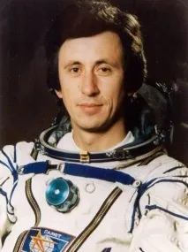 Космонавт Атьков Олег Юрійович біографія, професійна діяльність юрійович