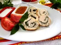 Курячі рулети з м’ятою та томатним соусом - Страви з курки курячі