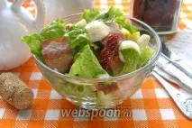 Салат з беконом, томатами та Моцареллою рецепт з фото, як приготувати на томатами