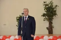 Угаслов на день народження зібрав Тусу і залишився без подарунка день