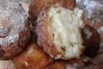 Сирні кульки з яблуками ванілін