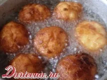 Сирні кульки з яблуками кульки