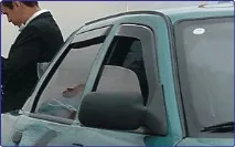 Установка молдингів-водостоків даху
