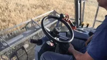 В Україні пройшли успішні випробування безпілотного комбайна україні