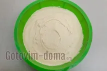 Заливний пиріг з вишнею та сметаною швидкого приготування. швидкого