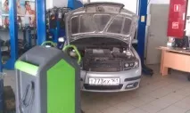Заправка кондиціонера близько