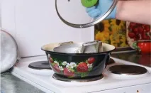 6 способів повернути каструлям первозданні чистоту та блиск первозданні