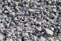 Як зробити доріжку із щебеню, Біля дачі щебеню