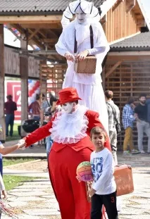 Пошук за ключовим словом "клоуни". ключовим