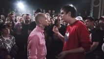 Часто люди приходять посвітити (обличчям) на камеру. приходять