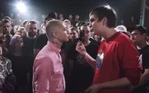 Часто люди приходять посвітити (обличчям) на камеру. приходять