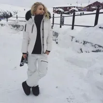 Дівчина дня дівчина