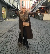 Дівчина дня дівчина