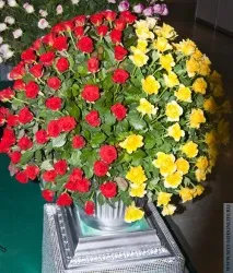 Як зробити букет з живих квітів своїми руками живих
