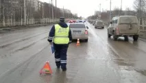 Як змусити чиновників заплатити за пробите колесо (інструкція) змусити