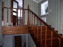 Сходи з модрини елементи сходів, фото та виготовлення, відгуки про лак, плюси та мінуси модрини
