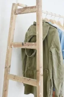 Сходи - вішалка Дача своїми руками своїми