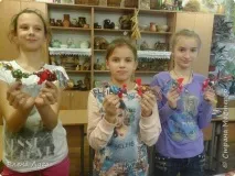 Півник з одного клаптя без голки, Країна Майстрів голки