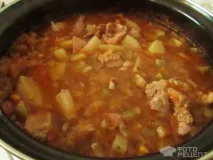 Рецепт Тушкована свинина, такий собі шурум-бурум з м’яса, картоплі, кабачків та кукурудзи рецепт