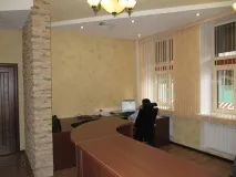 Сучасний офіс єдиний стиль від приймальні до кабінету керівника стиль